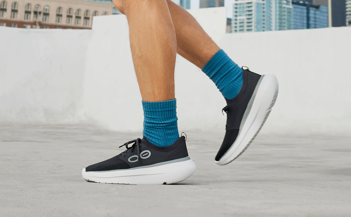 mens-oomy-stride-low-shoe-white-black-08-08-5087_white_black_1 Men's OOmy Stride - White Black